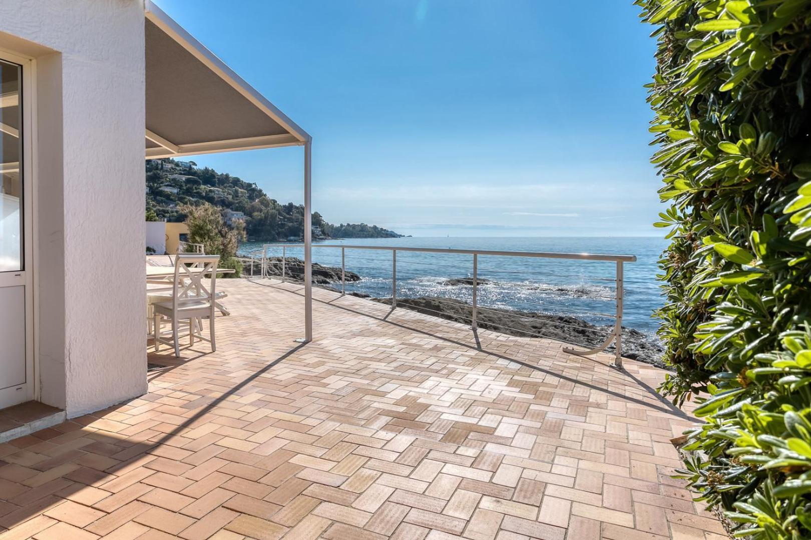 Roc Hotel - Hotel 4 Etoiles Les Pieds Dans L'Eau Le Lavandou Exterior foto
