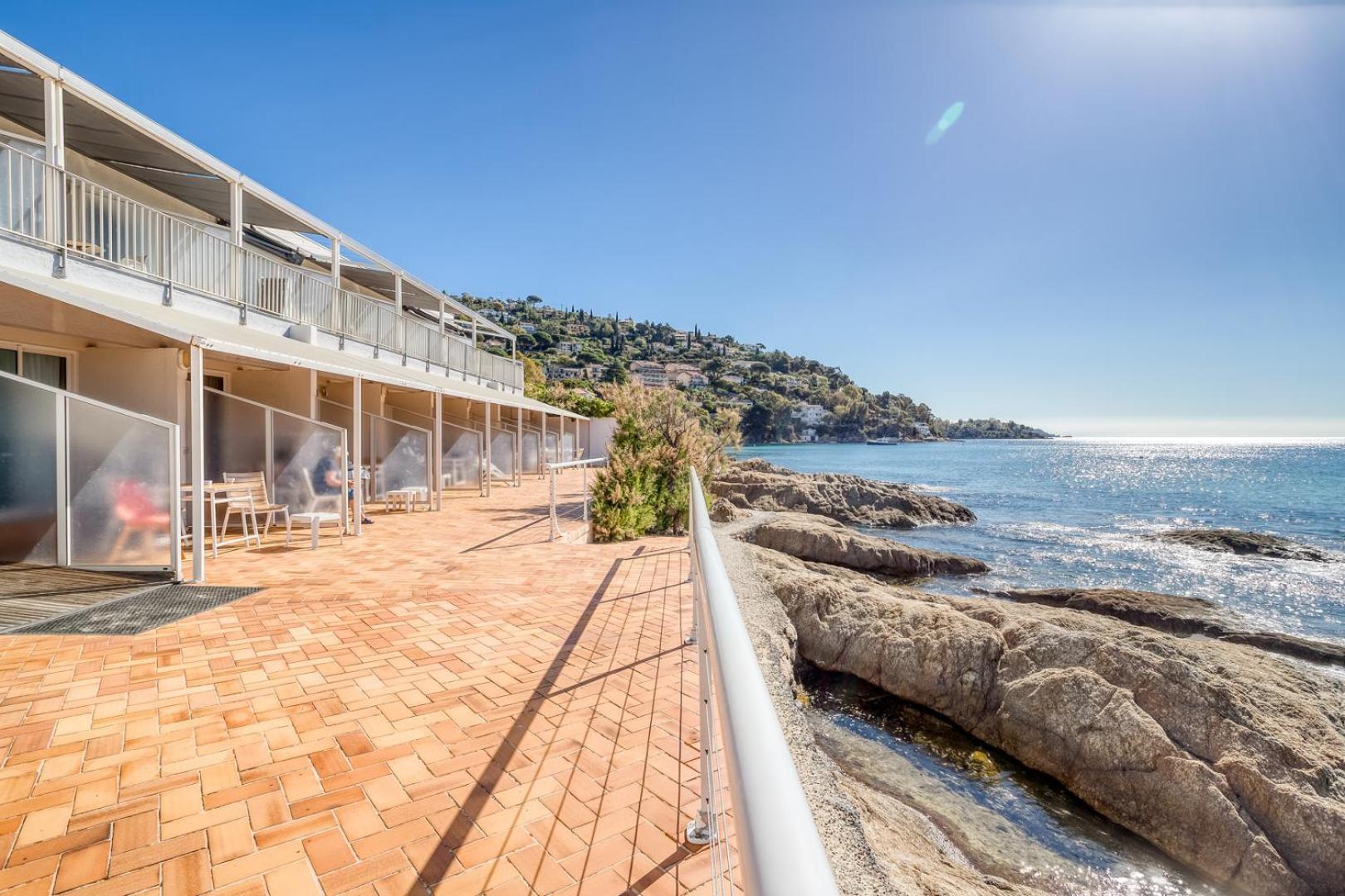 Roc Hotel - Hotel 4 Etoiles Les Pieds Dans L'Eau Le Lavandou Exterior foto